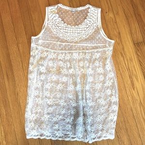 Cozy Casual White Lace Top Size Large